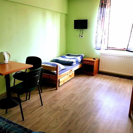 Gliwicka139 Hostel Катовице Екстериор снимка