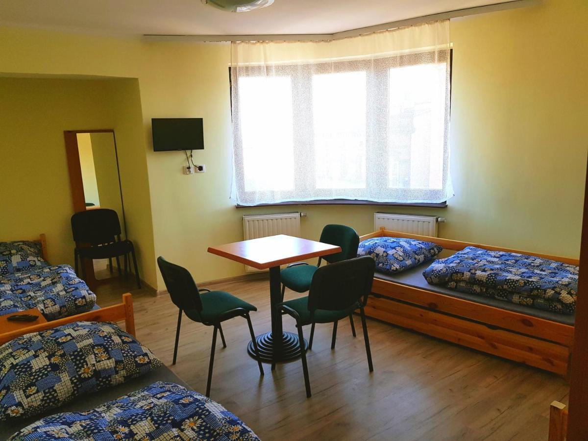 Gliwicka139 Hostel Катовице Екстериор снимка